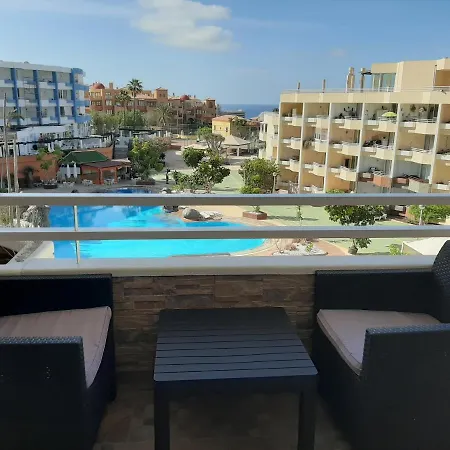 Green Park Pool Apartment *